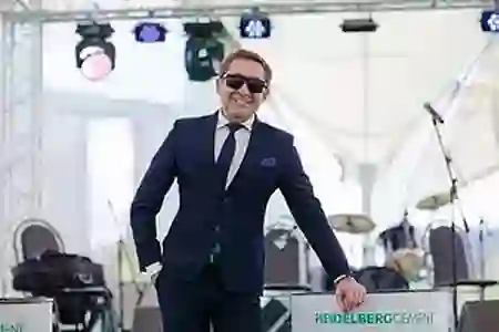 Ведущий на корпоративе в Москве Валерий